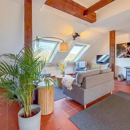 Апартаменты Wohnen Mit Weitblick-eifel Pur